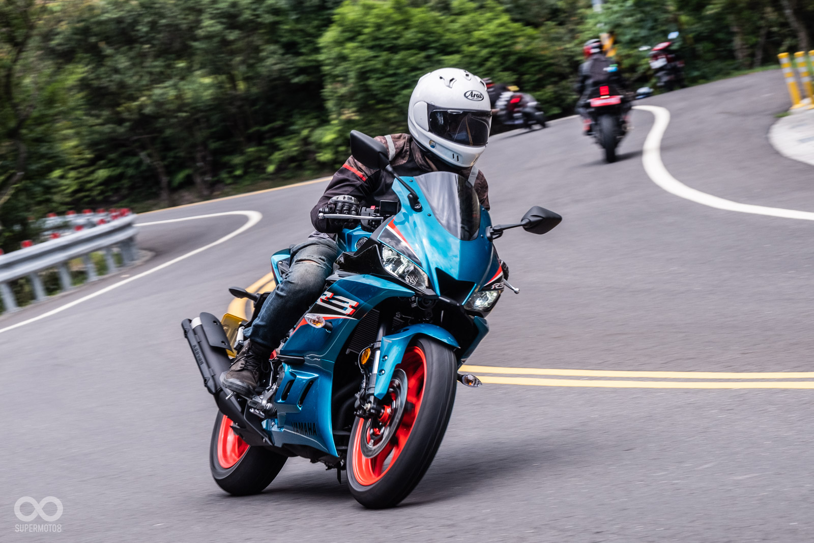 輕盈的車身，面對連續彎道也能輕鬆、精準的跑出騎士想要的路線