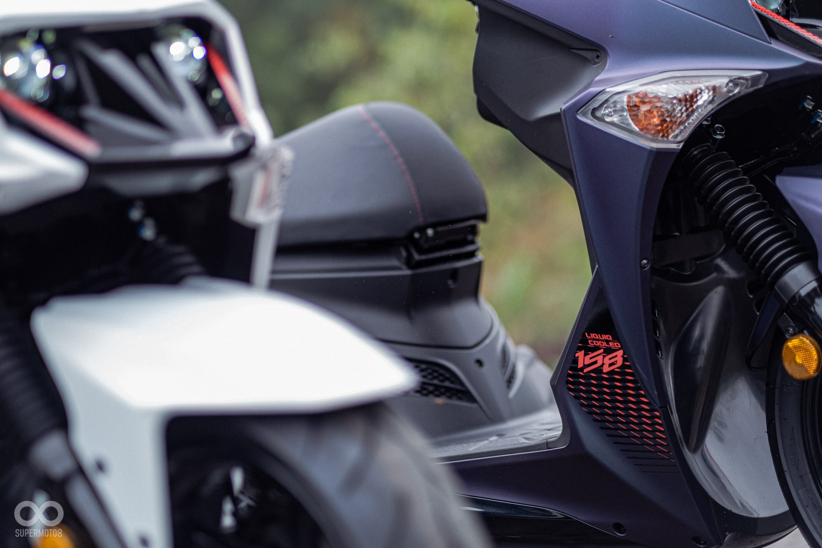 車身低調的158貼紙