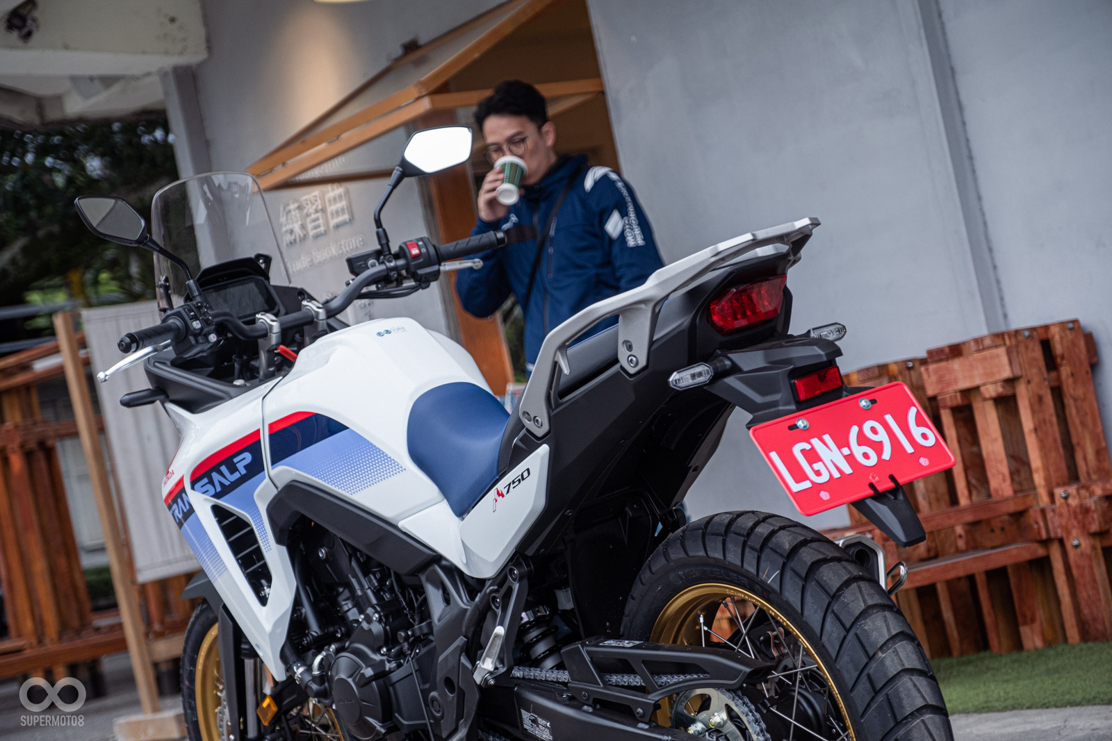 雖然ADV都給人高大上的敬畏之心,但這次重量僅有208公斤,大家真的可以試試看