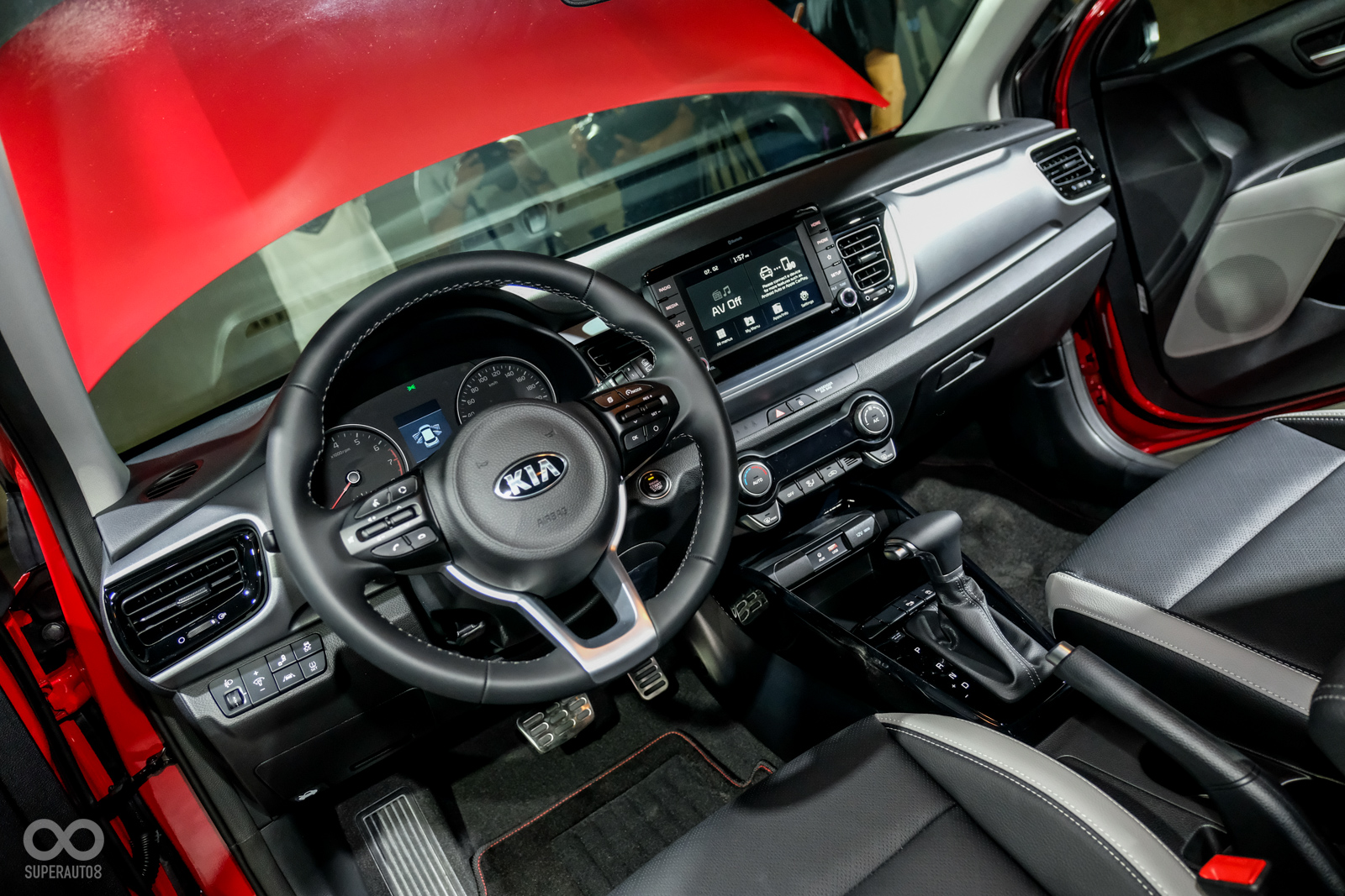 中控台有7吋多媒體主機,支援Apple Carplay 及Android Auto