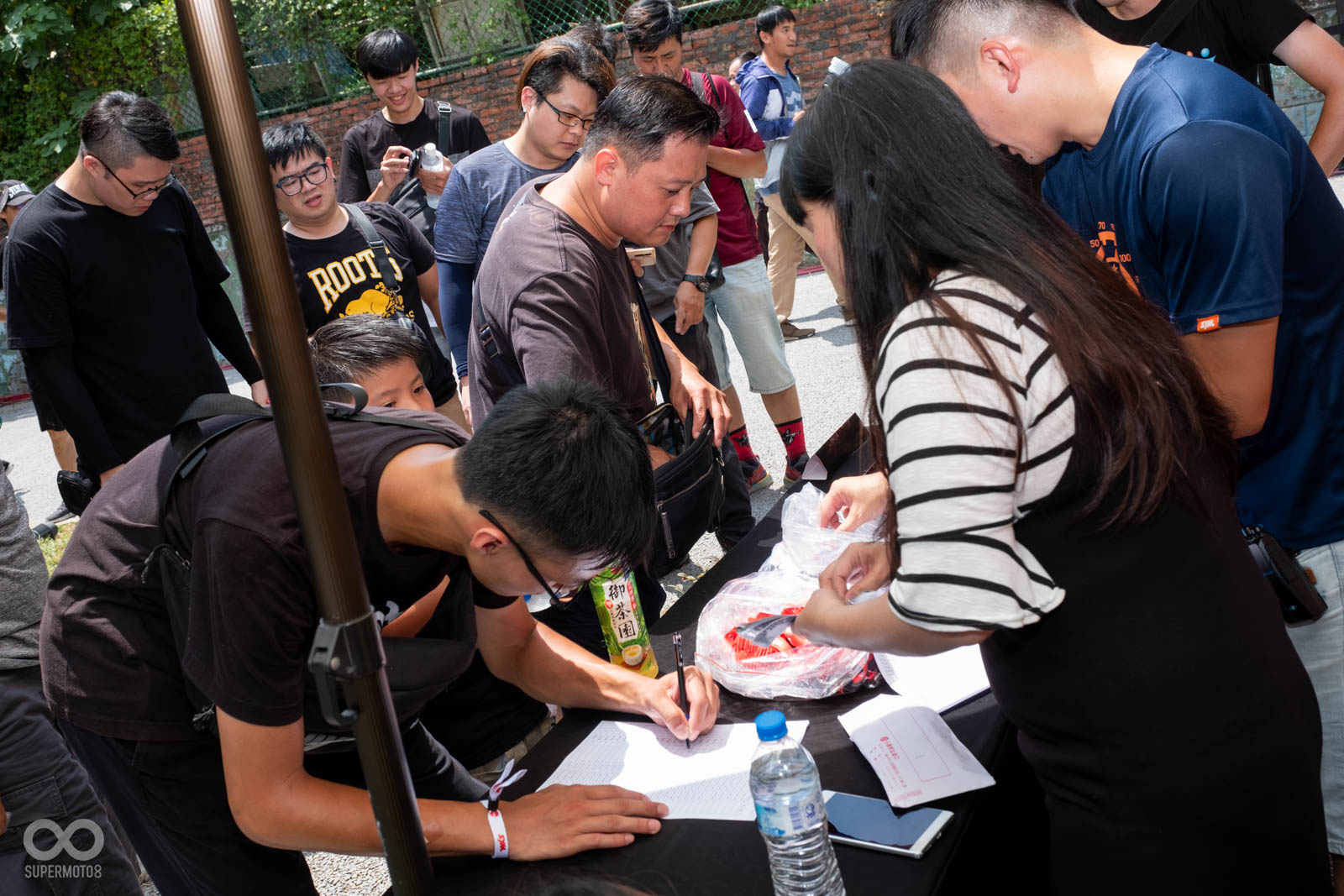 現場車友報道場面相當熱烈