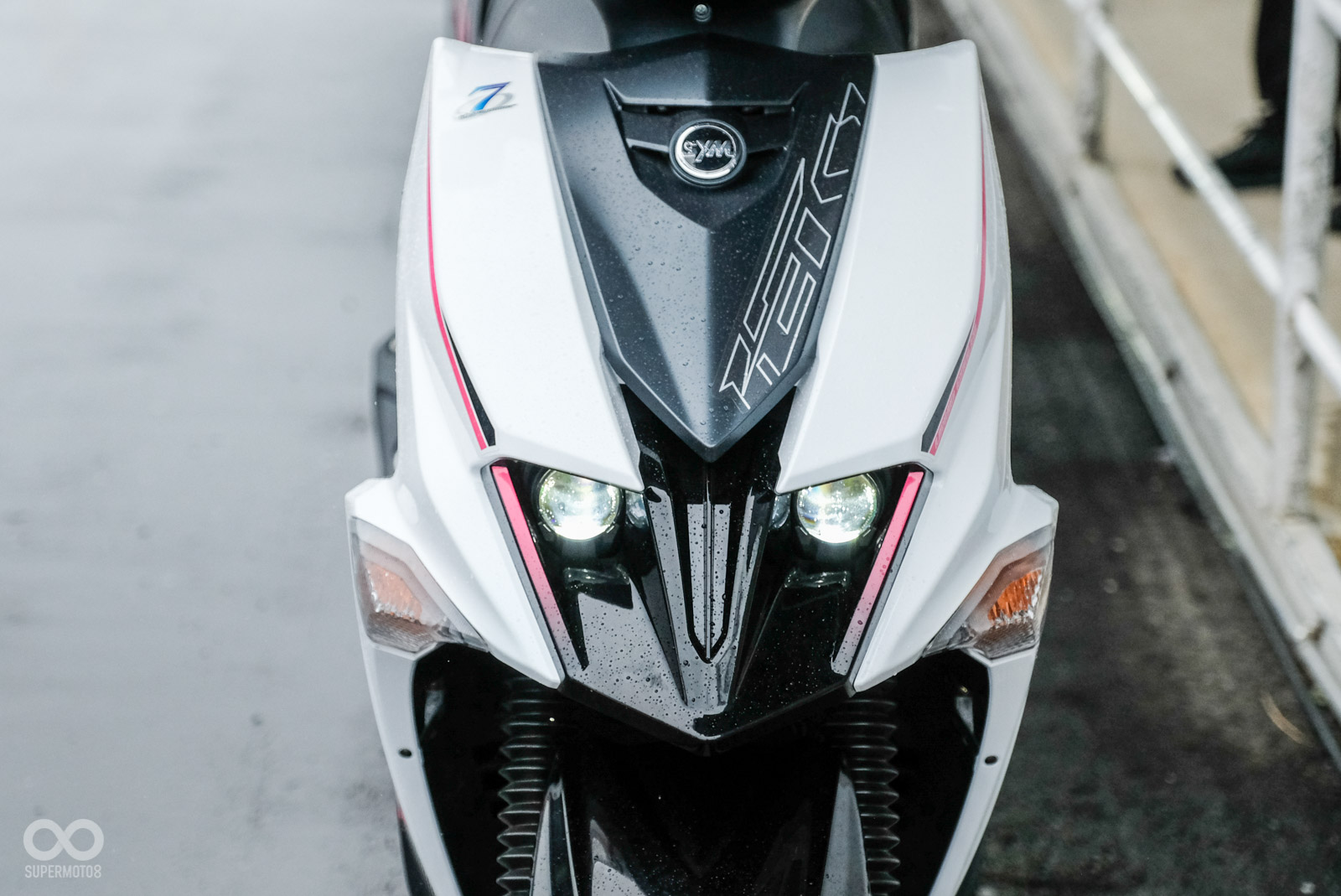 車頭部分換上更有競技感的新設計