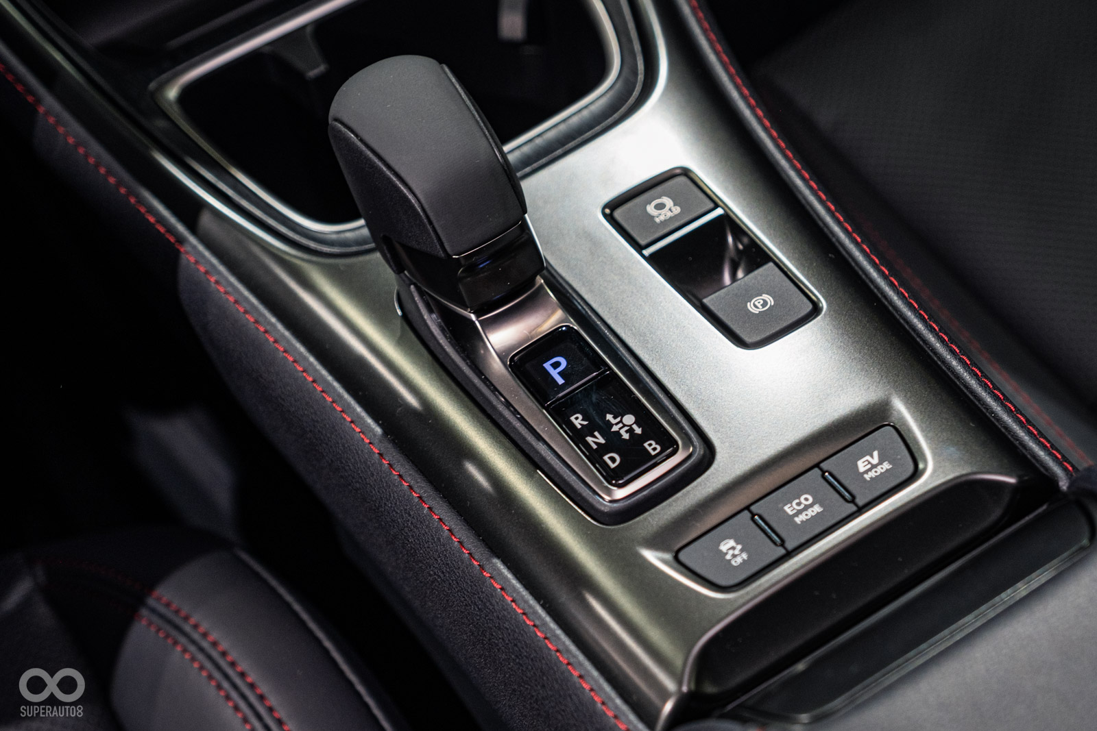 排檔桿採用線傳式設定