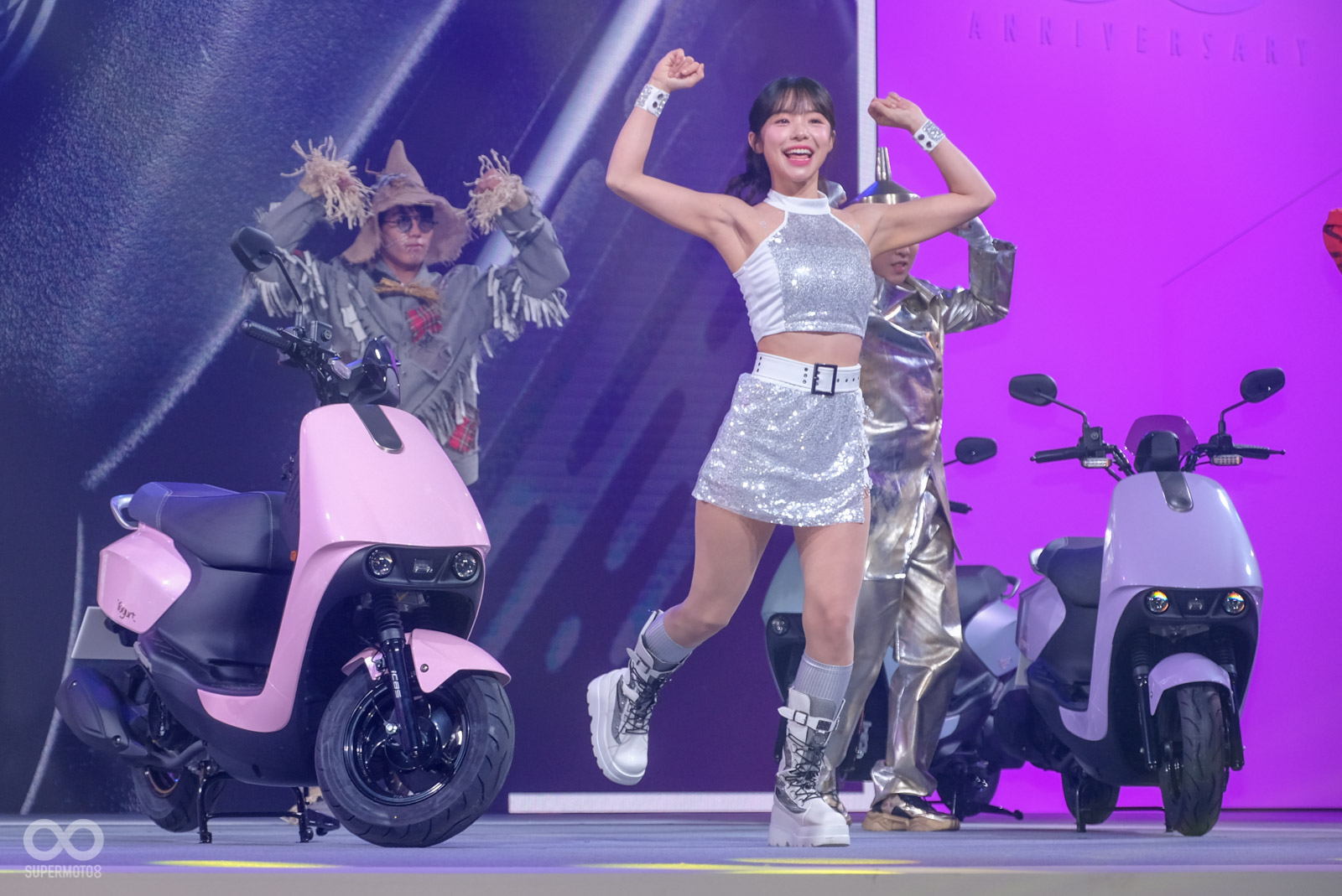 韓國啦啦隊女神李多慧再次替KYMCO代言新車