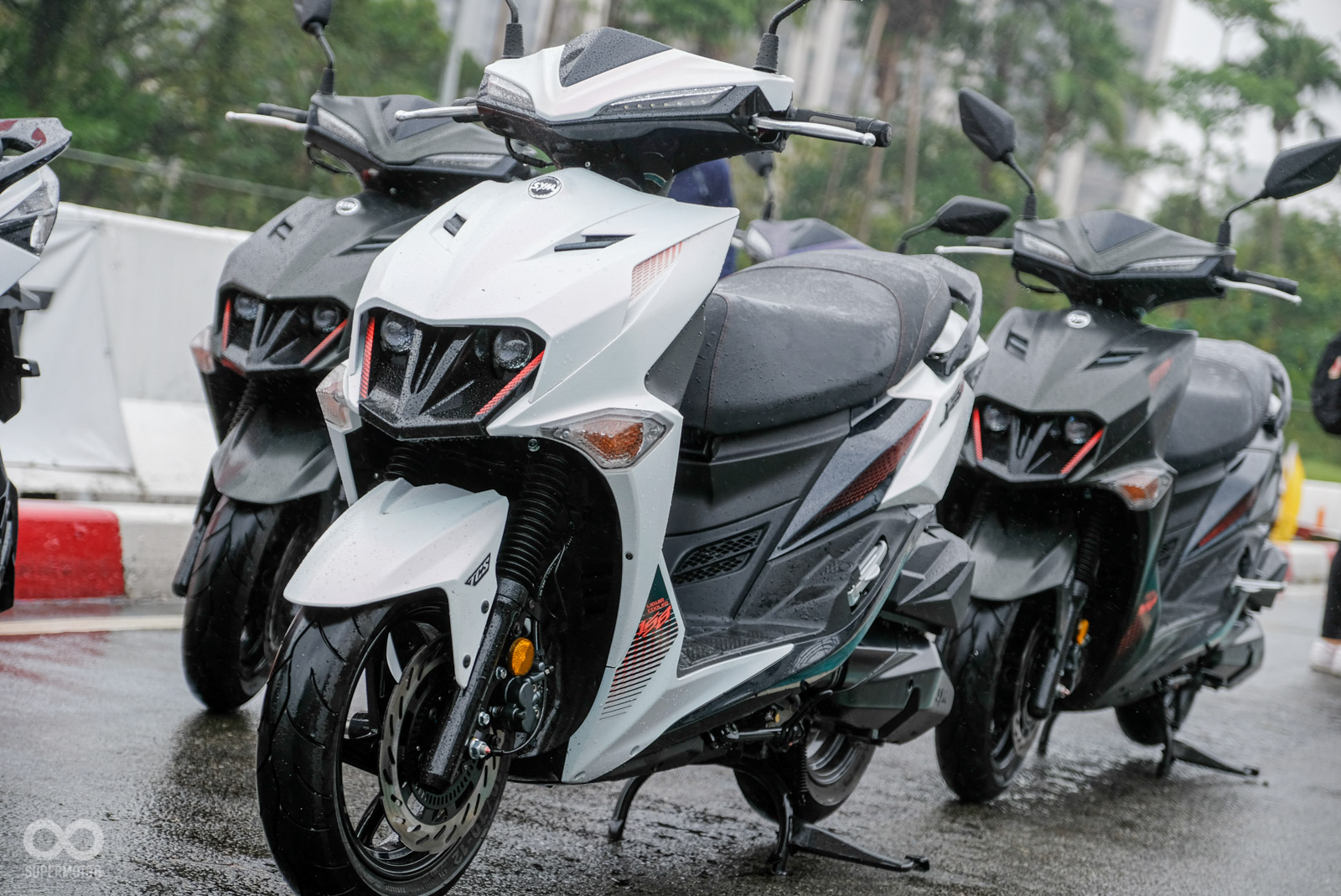 招牌外露魚眼頭燈,配上全新的空氣力學設計