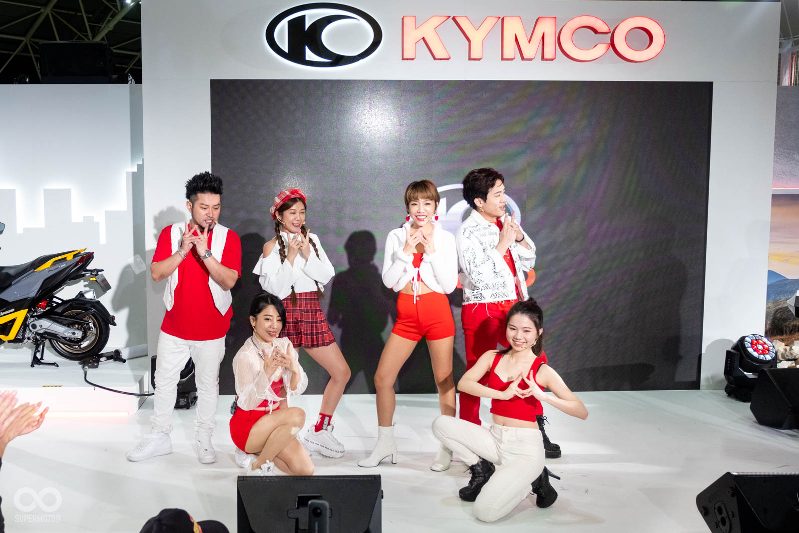 KYMCO直接請來DJ播放電音和熱舞