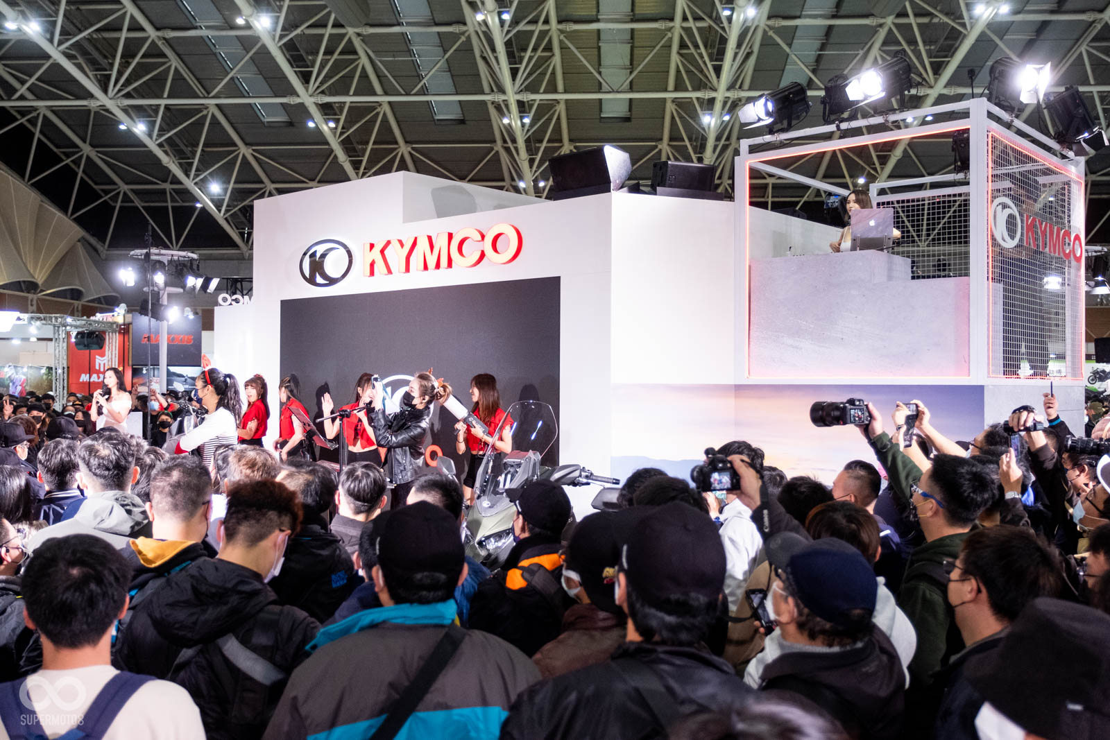 KYMCO直接邀請KRV車主到展區開聖誕派對