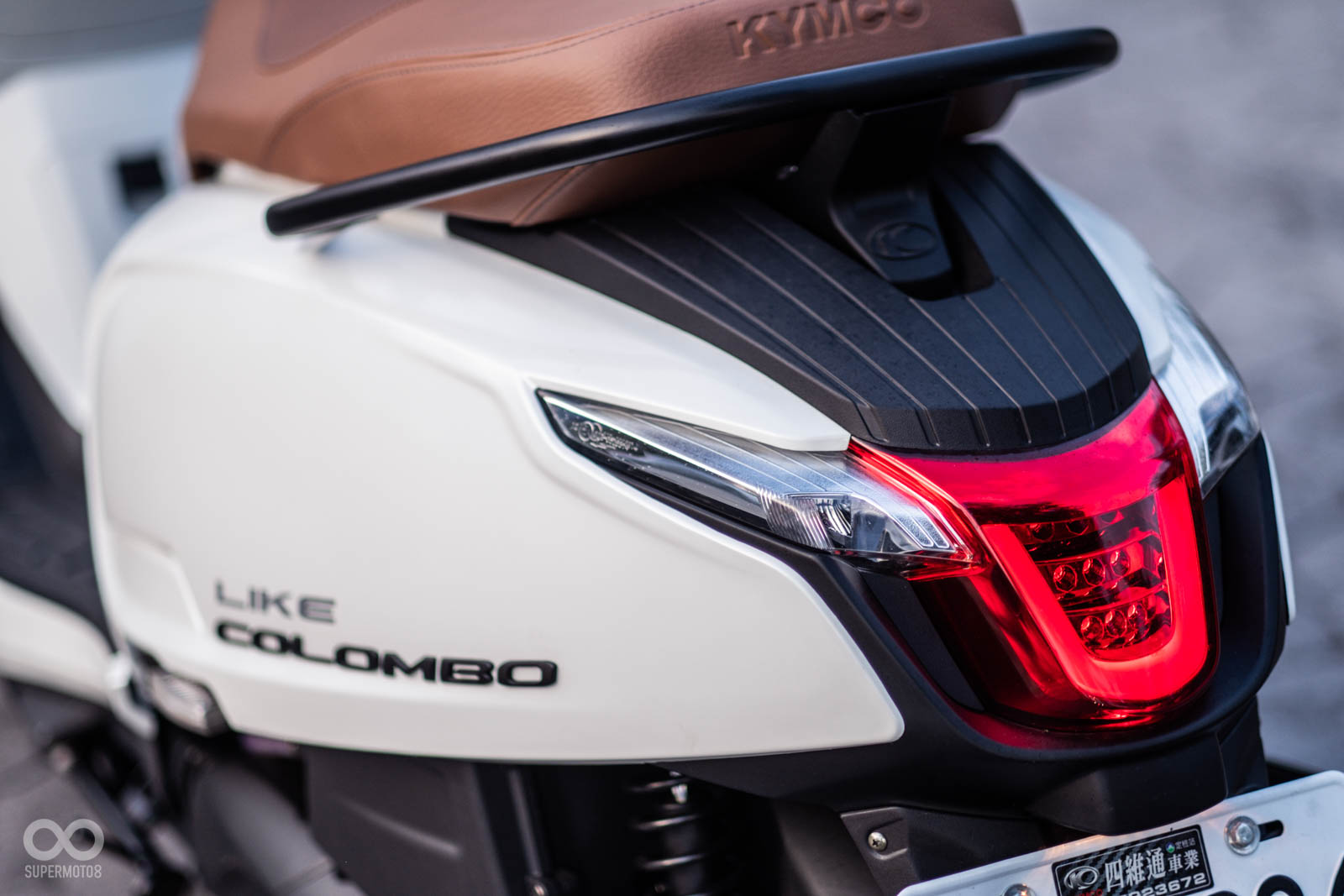 尾燈使用LED導光條提升科技感