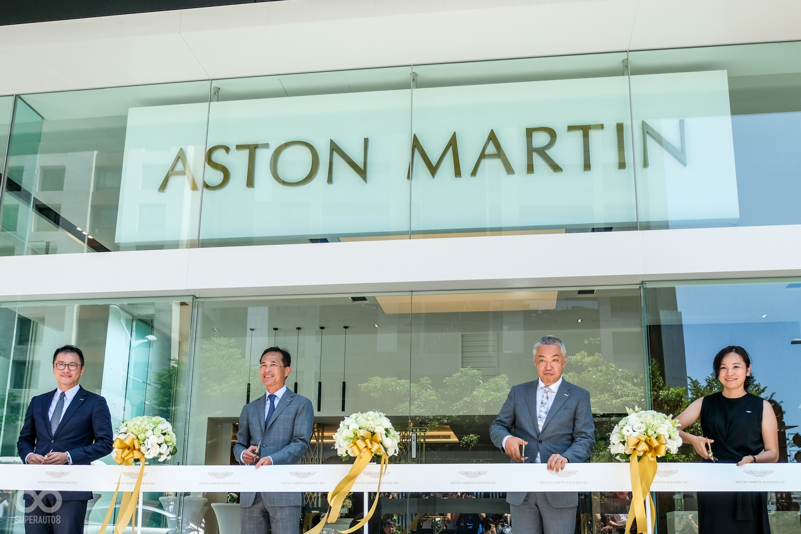 透過高雄展示中心開幕，原廠也正式在台發布DBS  Superleggera、DB11 AMR