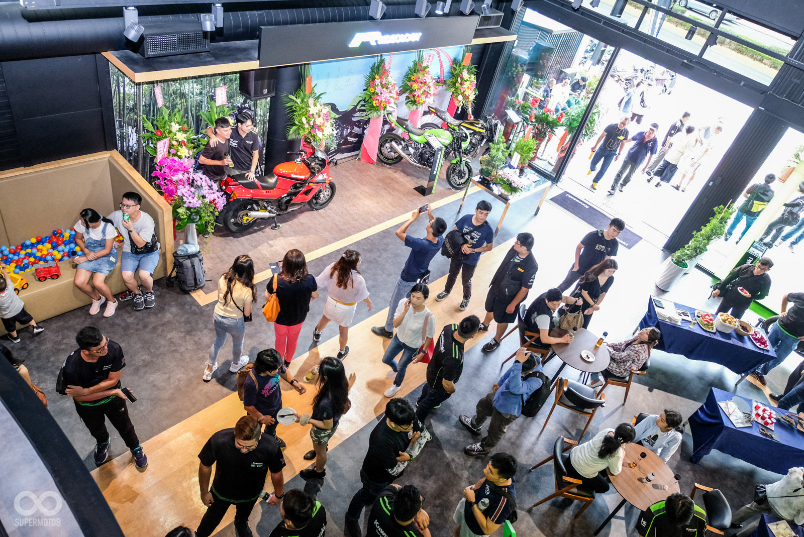 廷軒二輪成為桃園首間KAWASAKI PLAZA