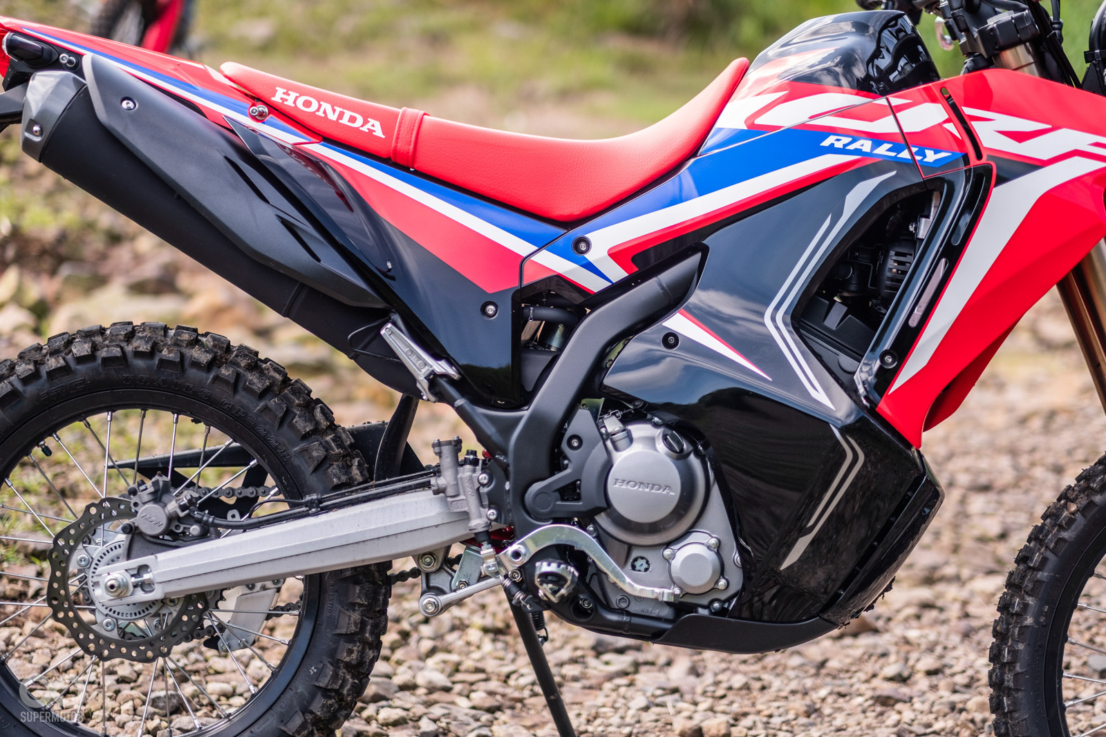 CRF300 RALLY與CRF300L相比,整流罩帶來的散熱效果更佳