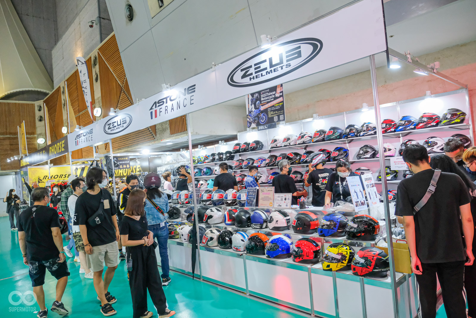 ZEUS、ASTONE帶來眾多的安全帽、手套以及防摔衣產品