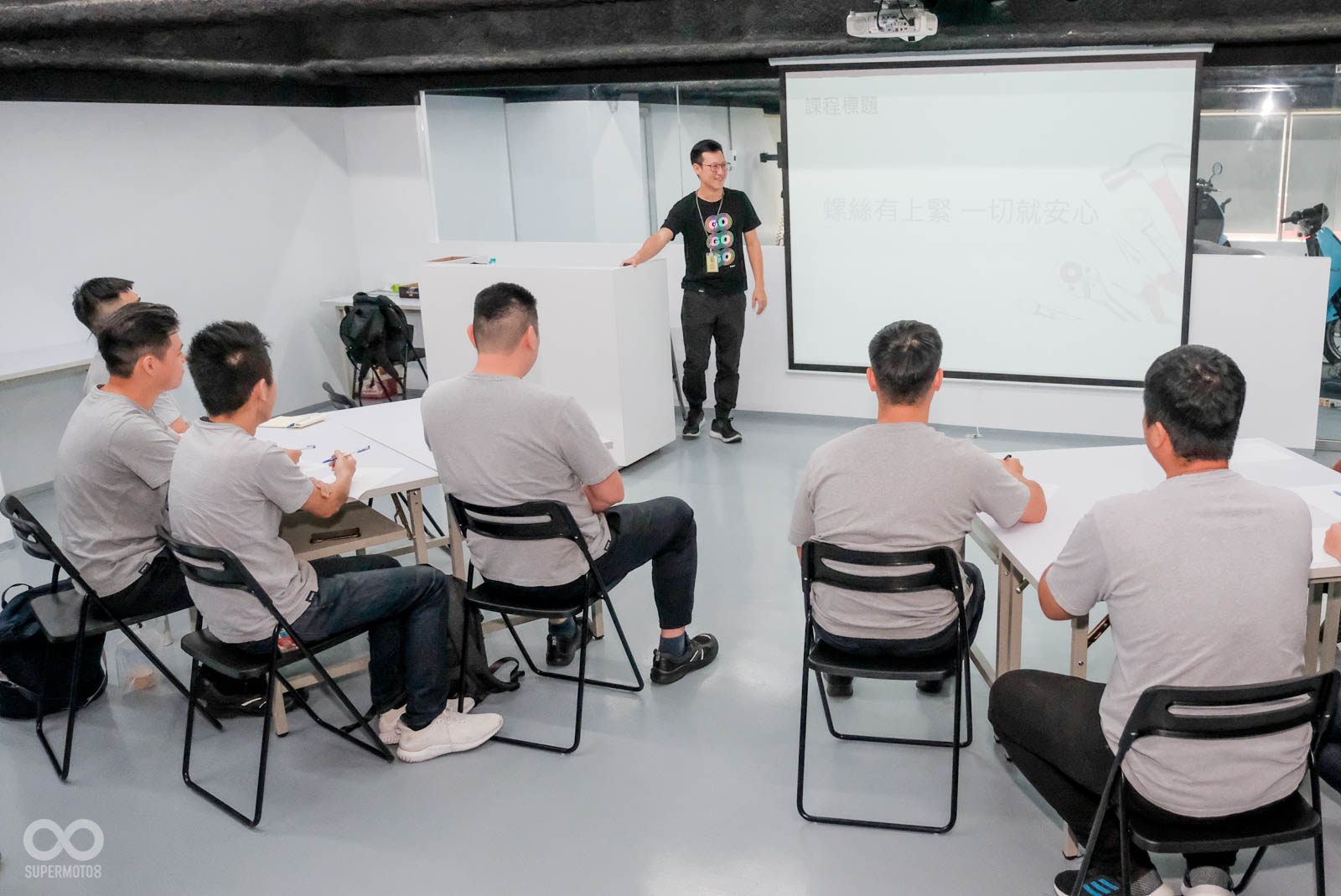 理論的教室課程搭配實務的操作課程,讓訓練更扎實