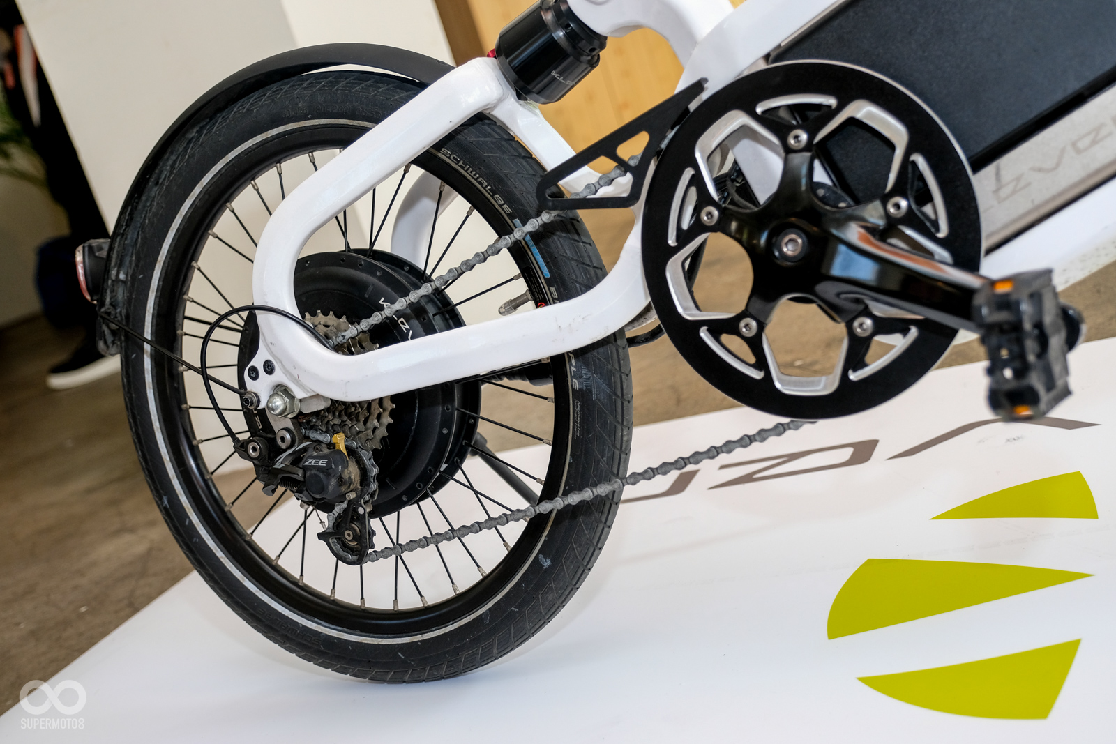 前後避震器可以確保產品舒適性,碟煞系統也不缺席