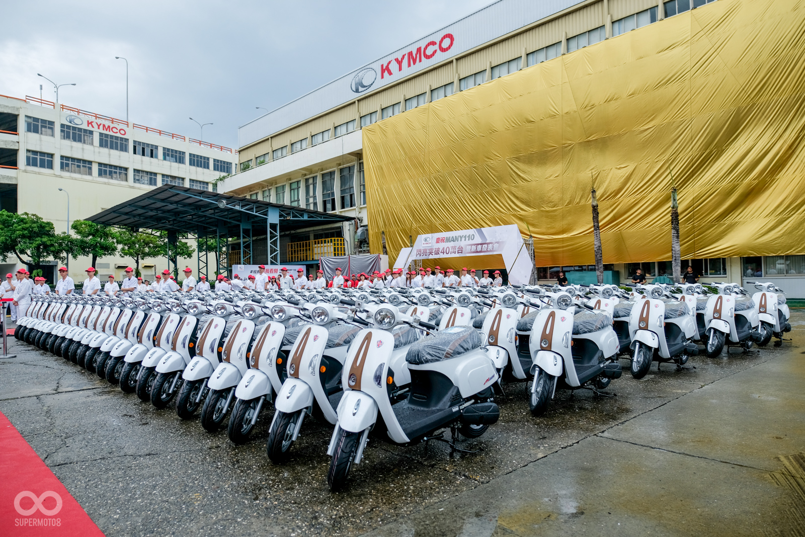 在高雄總廠展示MANY車海迎接媒體