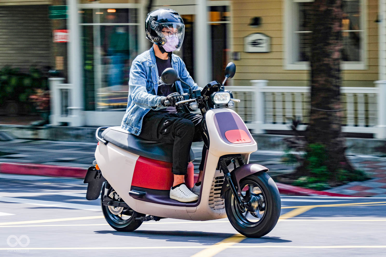 軸距、輪胎尺寸的增加,讓VIVA XL擁有比VIVA MIX更穩定的車身表現