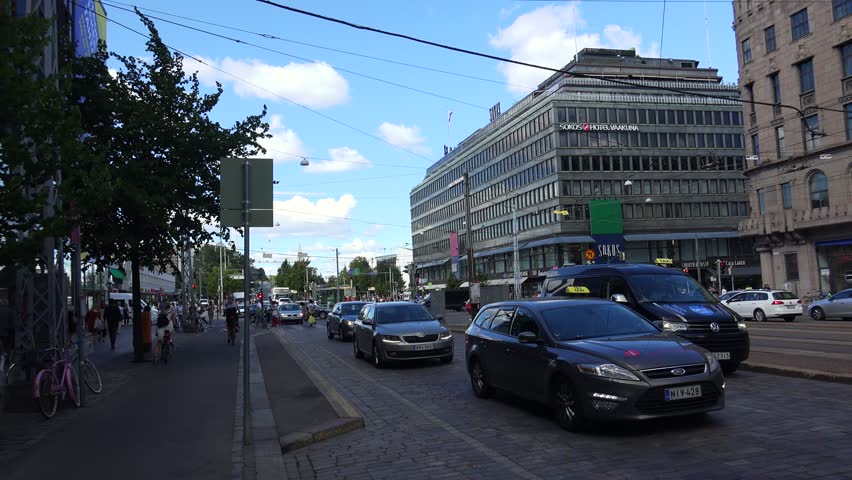 北歐及加拿大地區是最早實施白天開燈法令的國家,因該地區白晝時的天候狀況仍不一定穩定。