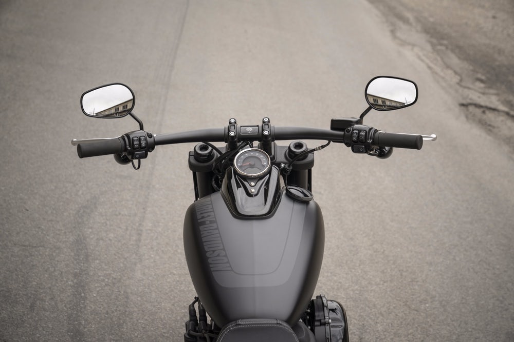 2018 Fat Bob 標配Keyless 系統與USB插槽，ABS則為選配