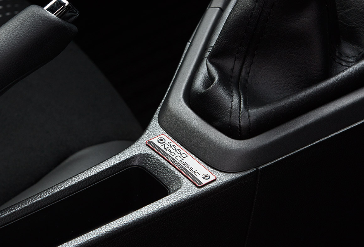 前100名車主可以獲得專屬銘牌