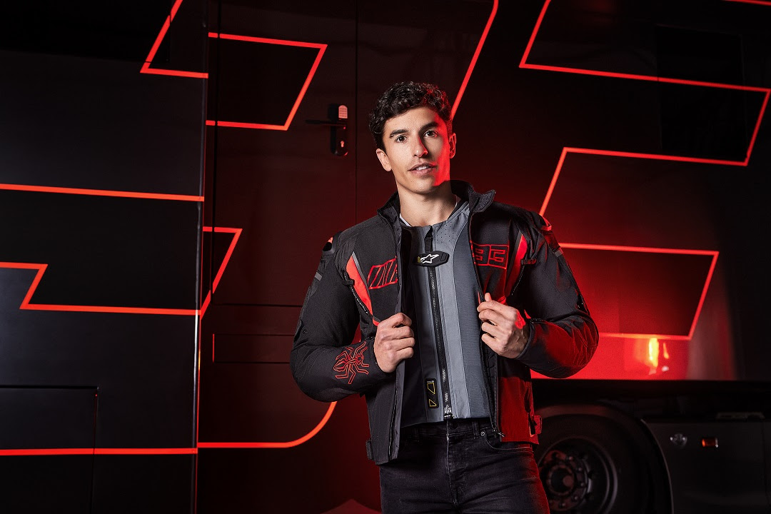Alpinestars MM93系列都是由Marc Marquez本人參與設計,即便沒騎車穿起來也相當好看