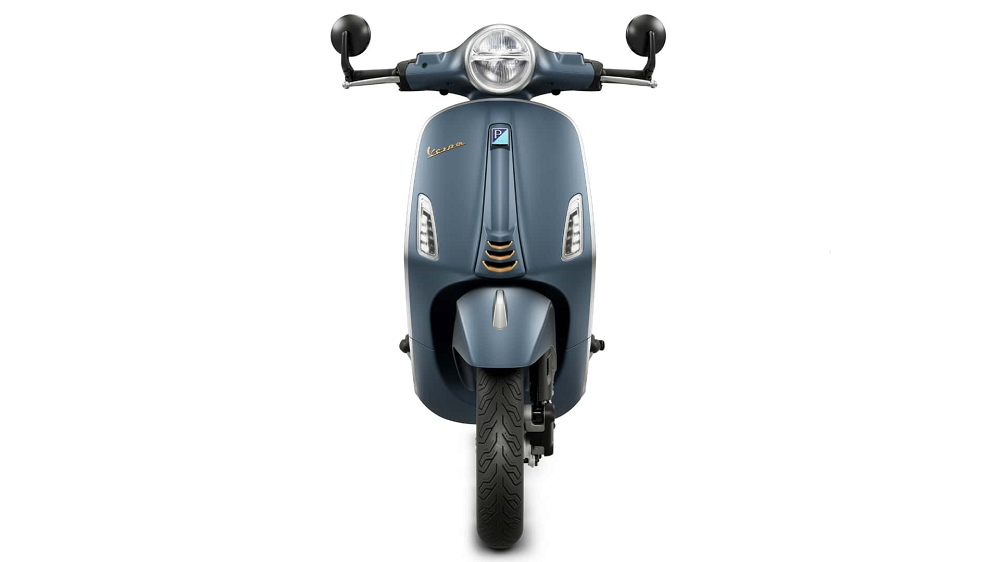 車上也有很多小配件進行點綴，就像是Vespa頒給曾經在Officina Sperimentale服務過的員工一枚勳章的意義