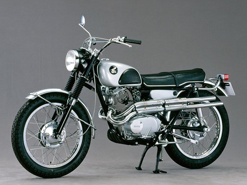 全新CL STREET承襲許多初代Honda CL72元素,例如經典圓燈、上繞排氣管