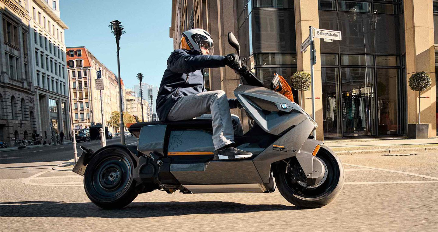 BMW CE-04外型風格前衛,並以城市通行為訴求