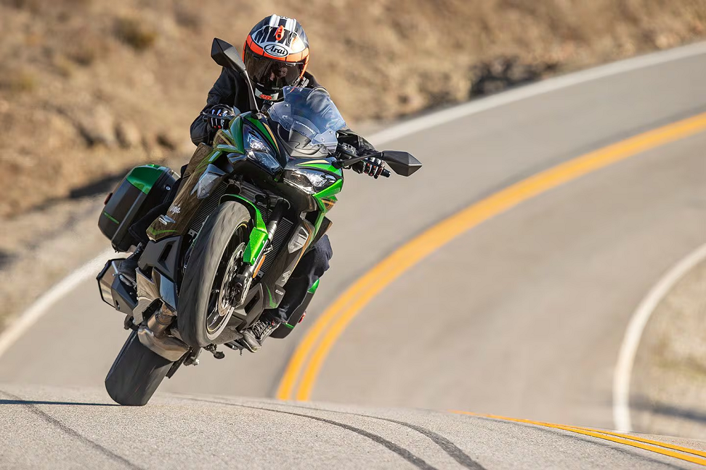 Kawasaki旗下也不少車款都分為標準車型和SE版本，究竟哪一個才是他的真面目就讓我們再等看看官方消息