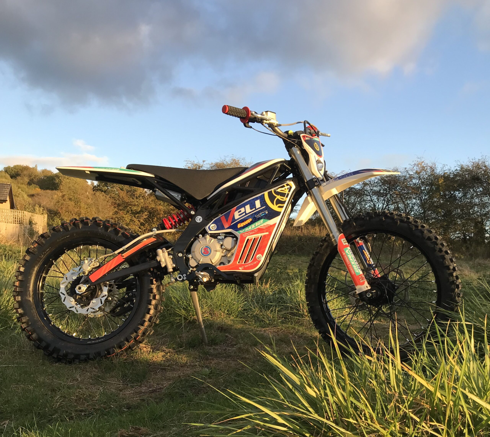 VELIMOTOR的電動越野車絕非花拳繡腿,是真的具備越野的本錢