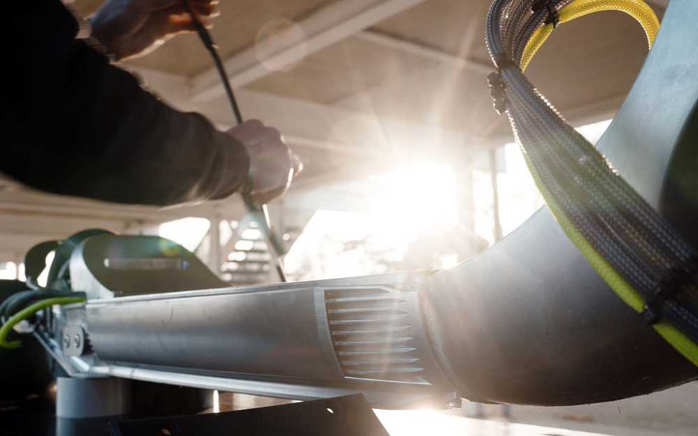 電池和馬達的冷卻系統參考了F1的煞車冷卻設計，讓他們在高速運轉下也能更快速降溫