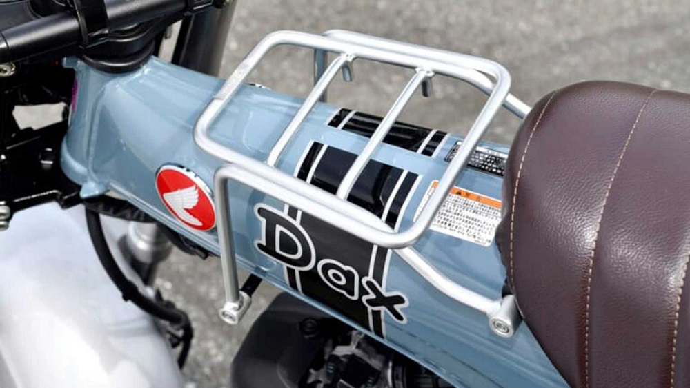 車身中央也有個貨架,方便載物