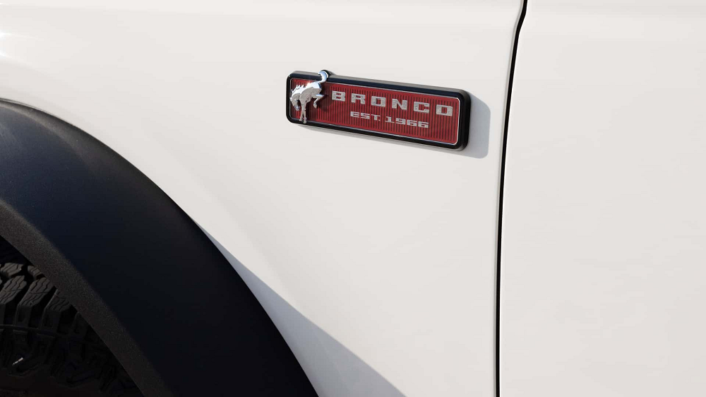 就連車外也不放過，彰顯他的獨特性