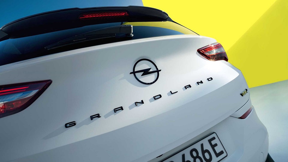 搭上了電動化的趨勢,Opel在2023年式的Grandland GSe推出了PHEV油電混合動力車型