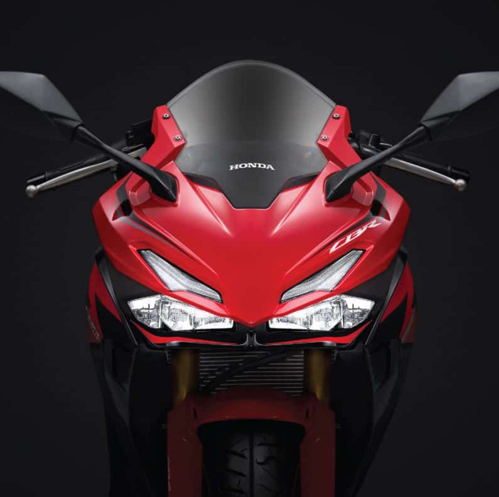 現行款的CBR150R換上了CBR250RR造型的車頭設計，看起來更有殺氣