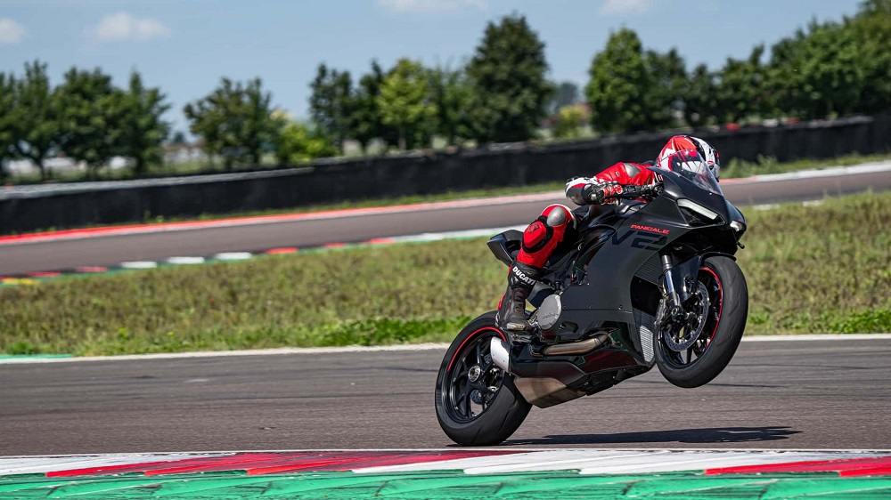 2024年式的Panigale V2將成為Ducati旗下唯一一款採用雙缸引擎的車型