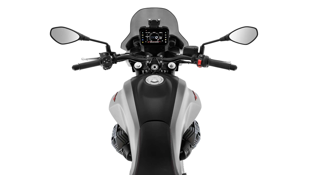 新年式的三款車型上,全新的5吋TFT全採液晶儀表也相當引人注意