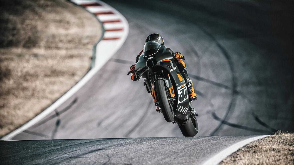 KTM RC 8C推出後也是受到了不少車迷熱議