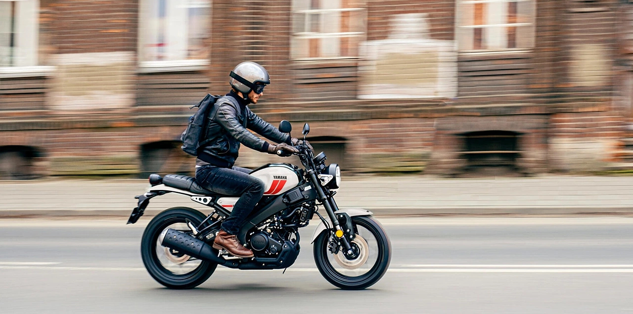 活潑的色調,反而讓Yamaha XSR125有種古今融合的獨特美感