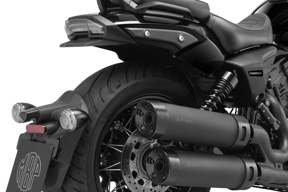 雙出排氣管造就了車身中尾段的份量感