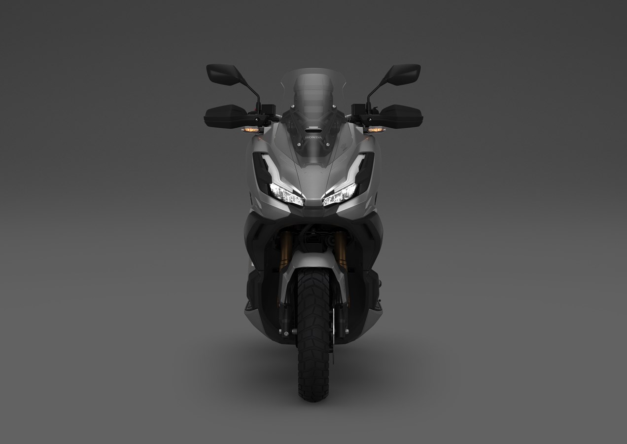 從正面看上去ADV350跟X-ADV真的極為相似