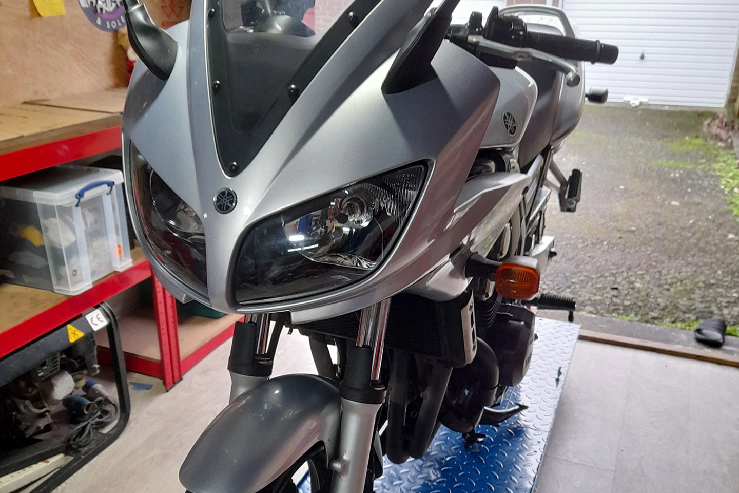 Fazer Cafe Racer改造前