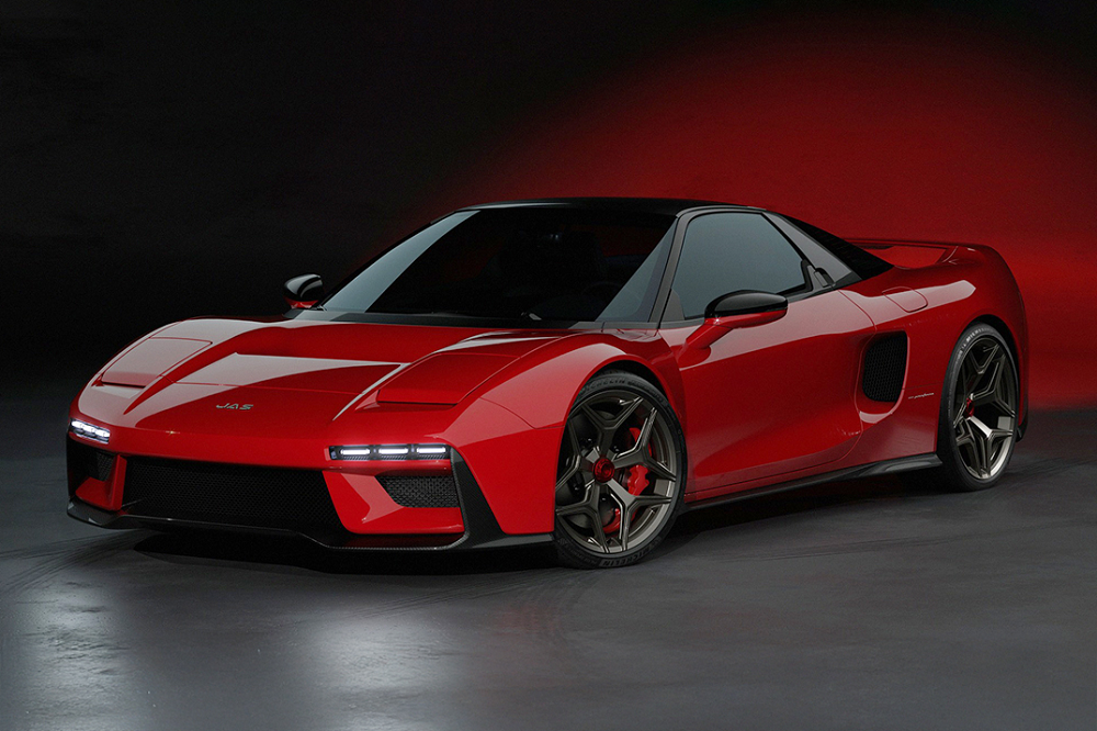 整輛車採用著全碳纖維的車殼,並且保留了當年的經典設計,並針對部分外觀進行微調