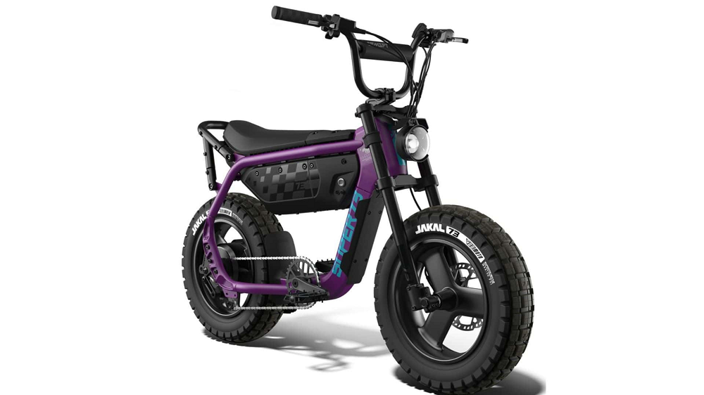 擁有著小巧的車架和車身尺碼，讓駕駛更方便操控