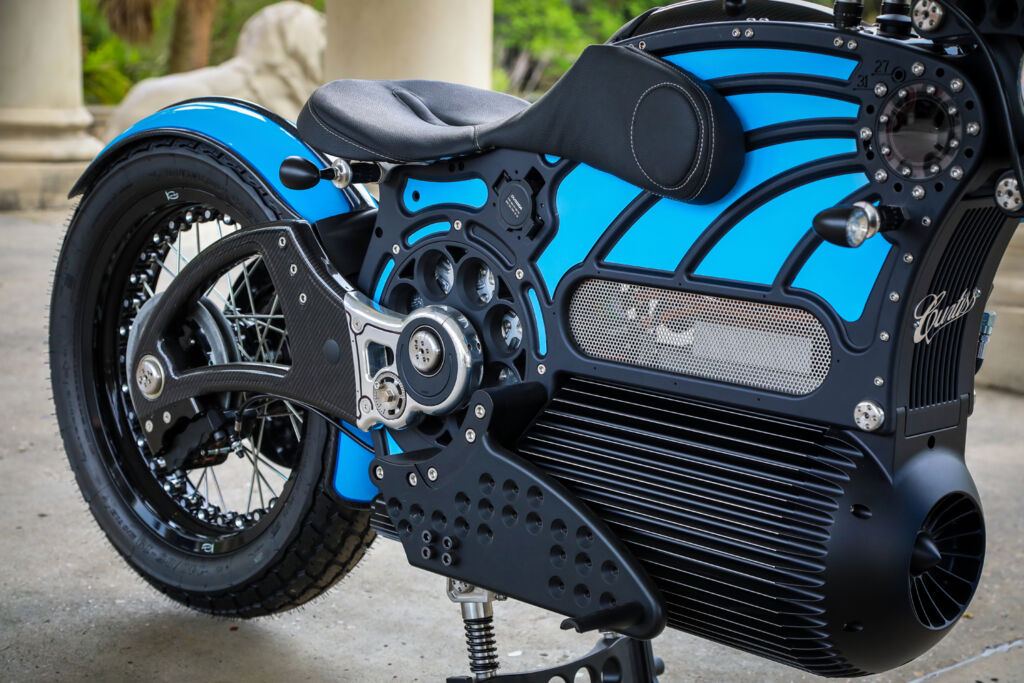 碩大的電機得以輸出110 hp馬力，應付市區路況不成問題