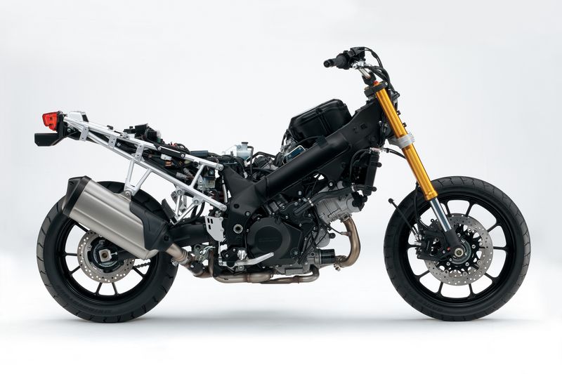 專利圖是以SUZUKI的V-STROM 1000為基礎所設計，對照其同級對手，加入這項配備也是相當合理