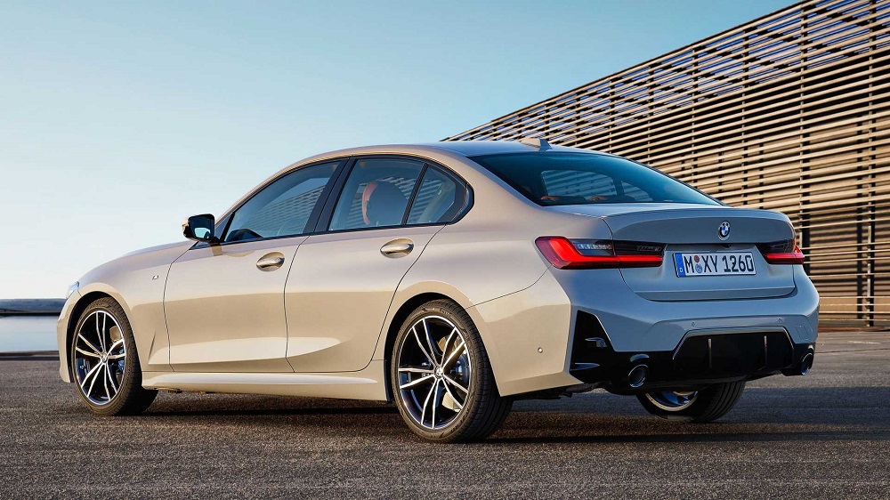 BMW 3系列是該品牌最重要的產品之一,四門Sedan可說是最經典的車型