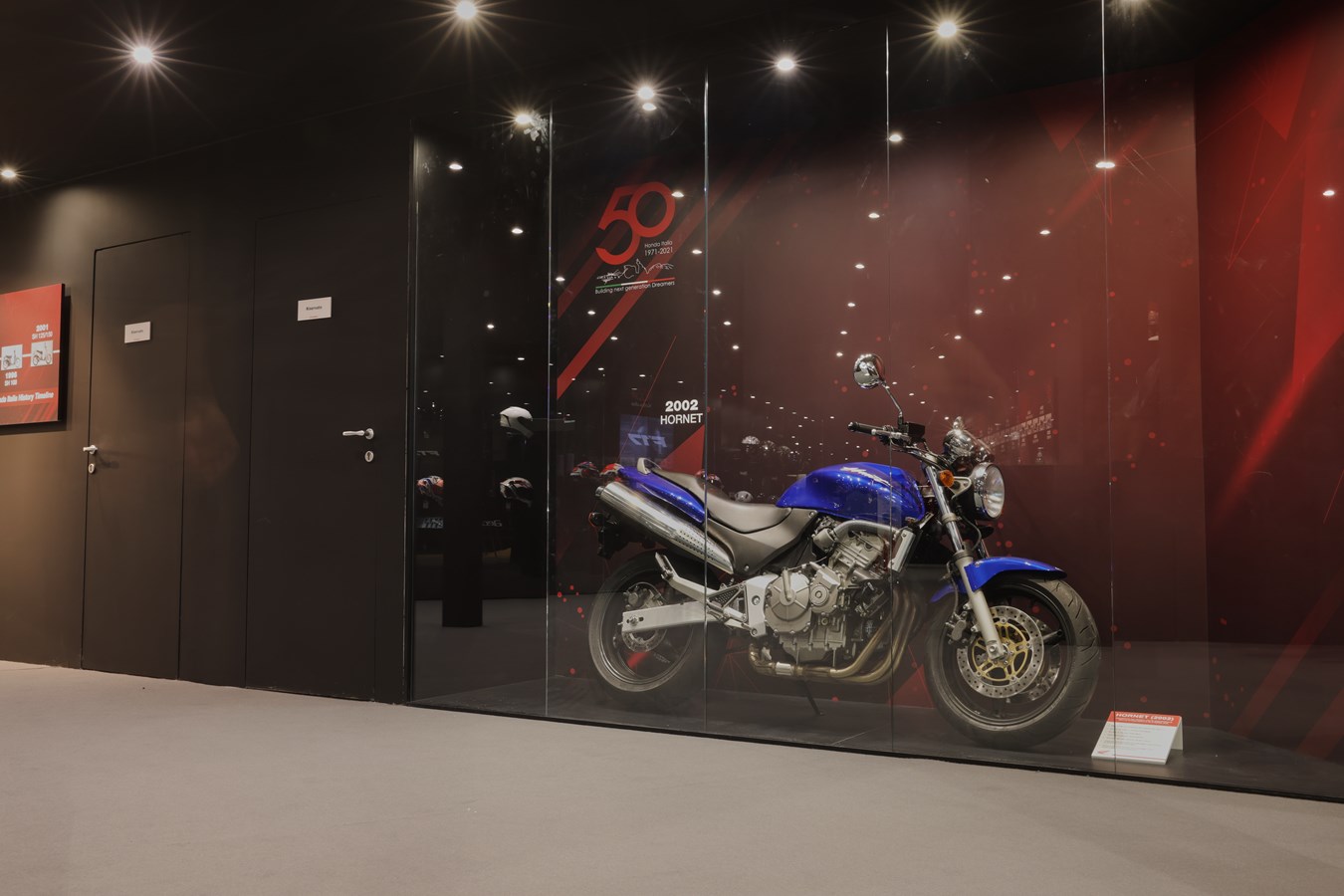 四缸黃蜂應該只會成為回憶