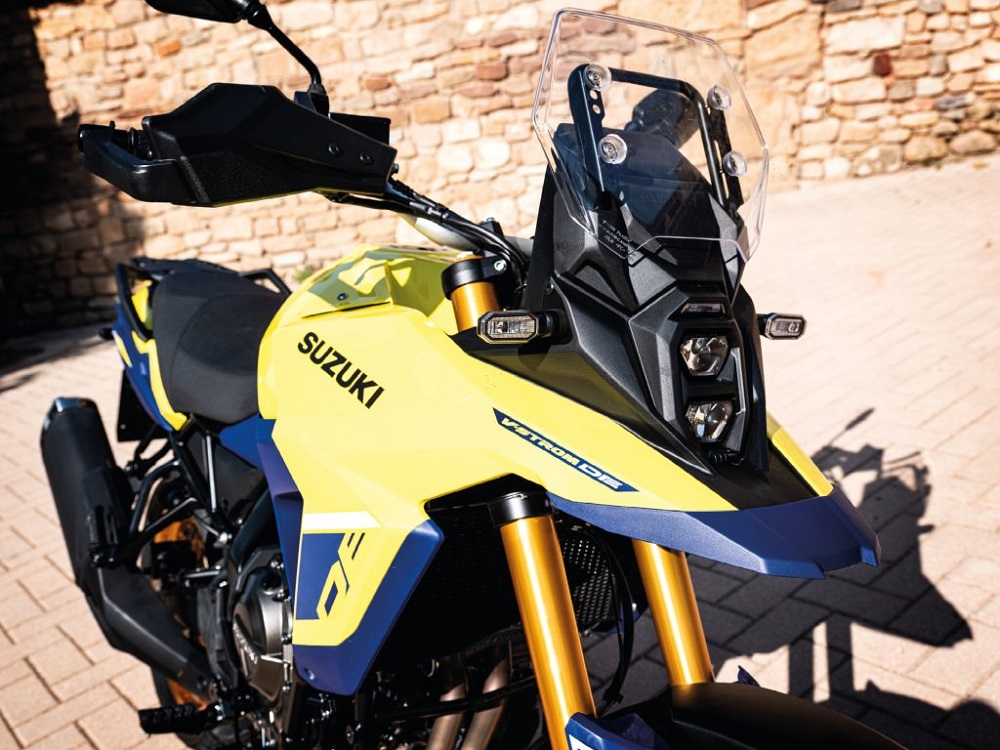 V-Storm 800DE全車系搭載著LED燈具
