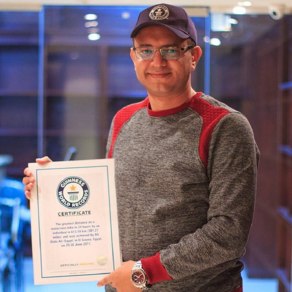 Ali Abdo進行了一趟長達30天的旅程,創下了「最遠距離的電動機車旅程」的紀錄