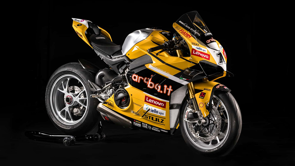 這台黑黃配色的則是代表著在WSBK賽事連續兩季奪冠的Alvaro Bautista